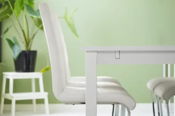 Jasmin Matgrupp med 6 st Cibus Stolar - Vit/PU/Krom - Möbler - Bord & matgrupp - Matgrupp