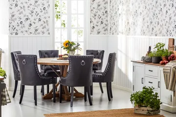 Lyon Rund Matgrupp 150 cm med 6 Tuva Stolar - Brun Vintage Alm / Svart Pu - Möbler - Bord & matgrupp - Matgrupp