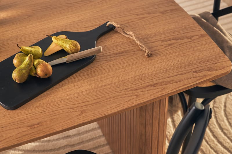 Matbord Navjot 140 cm med 4st Matstol Prumerland - Ek - Möbler - Bord & matgrupp - Matgrupp