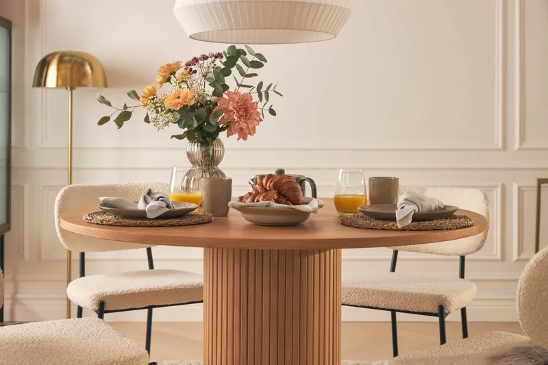 Noira Matbord 120 cm Massiv Valnöt Runt med 4st Gemmiano Mat - Brun - Möbler - Bord & matgrupp - Matgrupp