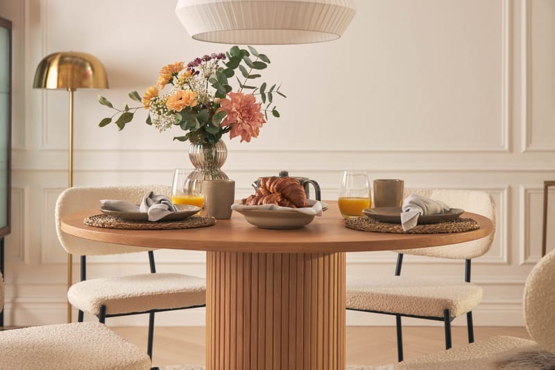 Noira Matbord 120 cm Massiv Valnöt Runt med 4st Gemmiano Mat - Brun - Möbler - Bord & matgrupp - Matgrupp