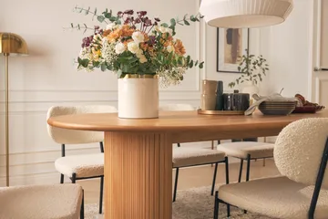 Noira Matbord 220 cm Massiv Ek med 6st Gemmiano Matstol - Natur - Möbler - Bord & matgrupp - Matgrupp