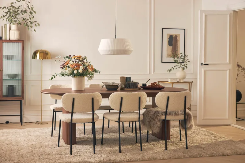 Noira Matbord 220 cm Massiv Valnöt med 6st Gemmiano Matstol - Brun / Teddy / Trä - Möbler - Bord & matgrupp - Matgrupp