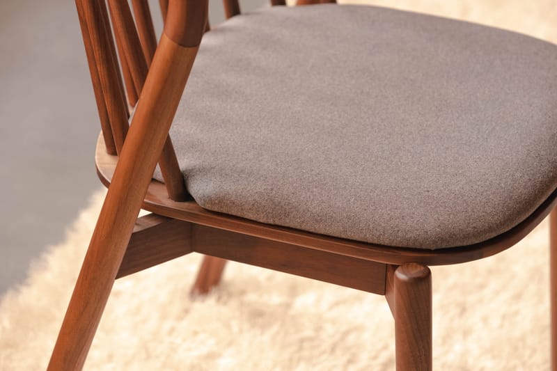 Noira Matgrupp 120 cm Rund inkl 4 Noira Stolar - Valnöt - Möbler - Bord & matgrupp - Matgrupp