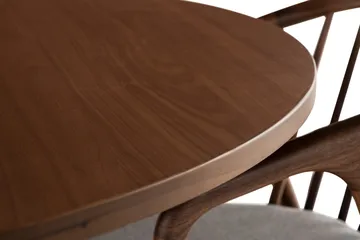 Noira Matgrupp 120 cm Runt Matbord med 4 Noira Stolar - Valnöt - Möbler - Bord & matgrupp - Matgrupp