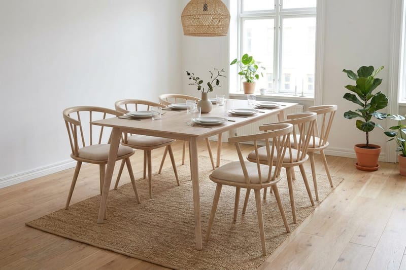 Tyrö Matgrupp 190 cm Whitewash med 6 st Tyrö Karmstolar med Dyna - Whitewash - Möbler - Bord & matgrupp - Matgrupp