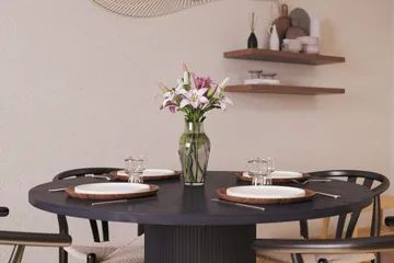 Noira Matgrupp 120 cm Massiv Ek Rund med 4 Dastoori Matstol - 2220067-4,2206128-1 - Svart - Möbler - Bord & matgrupp - Matgrupp