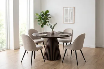 Peyra Matgrupp 110 cm runt med 4 Nibe Plus Mastolar - Rökt ek - Möbler - Bord & matgrupp - Matgrupp