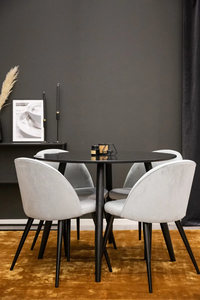 Plaza Matbord 100x100 cm med 4 Velvet Matstol Manchester