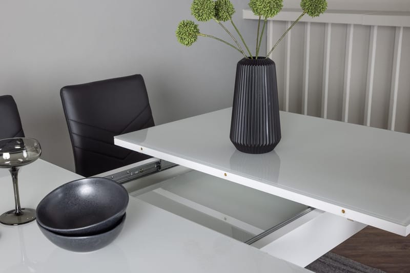 Pluto Matbord 120x90 cm med 4 Lily Matstol - Möbler - Bord & matgrupp - Matgrupp
