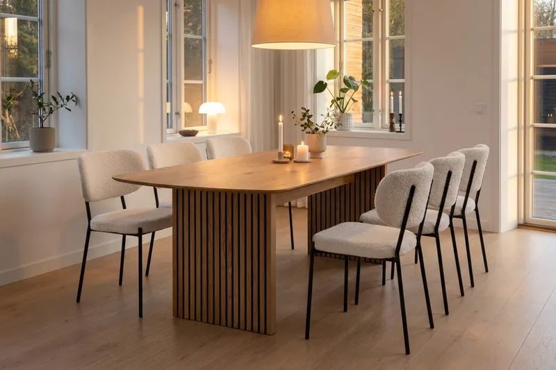 Richeto Matbord 210 cm med 6 st Gemmiano Stolar i Teddy - Brun, Vit - Möbler - Bord & matgrupp - Matgrupp