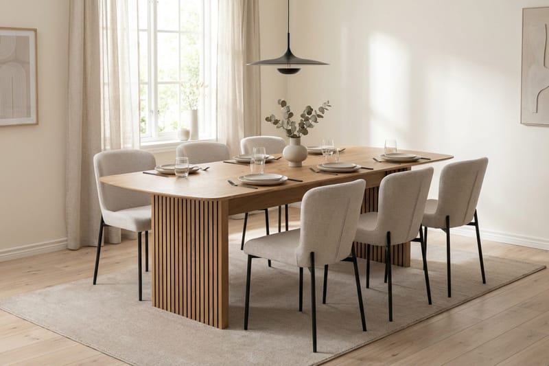 Richeto Matgrupp Ek 240 cm med 6 Elsie Matstolar - Ek/Vit - Möbler - Bord & matgrupp - Matgrupp