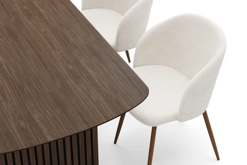 Richeto Matgrupp med 4 Greya Matstolar med Armstöd - Rökt Ek/Vit Bouclé - Möbler - Bord & matgrupp - Matgrupp