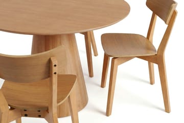 Siena Matgrupp 110 cm runt i Ek med 4 Amelia Matstolar - Ek - Möbler - Bord & matgrupp - Matgrupp