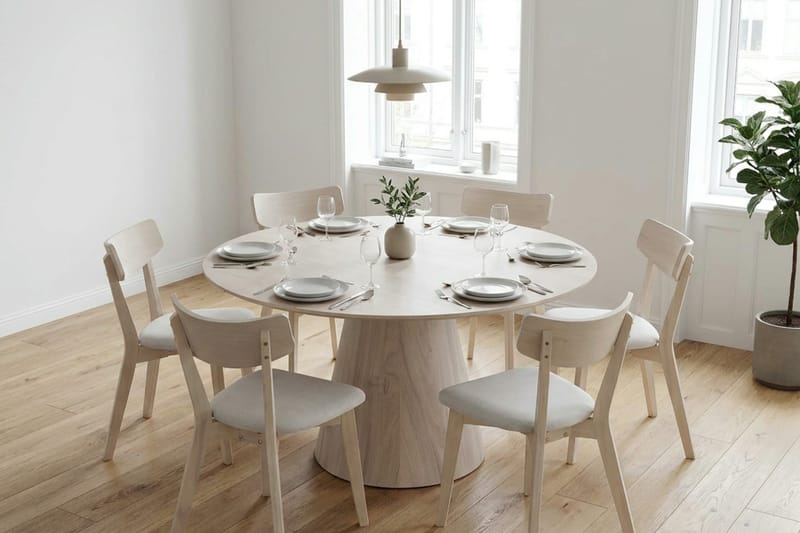 Siena Matgrupp 130 cm runt Vitlaserad med 6 Amelia Matstolar med Dyna - Vitlaserad/Beige - Möbler - Bord & matgrupp - Matgrupp