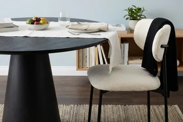 Siena Matgrupp runt 110 cm Svart med 4 Lucy Matstolar - Svartlaserad ek - Möbler - Bord & matgrupp - Matgrupp