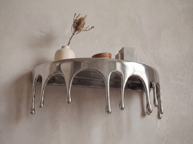 Arvik Vägghylla 60 cm i aluminium med droppdesign - silver - Möbler - Bord & matgrupp - Soffbord - Soffbord med förvaring
