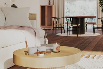 Kopparbo Soffbord 75 cm Runt Vitlaserad Ek - Ljust vitlaserat ekträ - Möbler - Bord & matgrupp - Soffbord