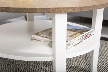 Mantorp Soffbord 80 cm Runt med Förvaring Hylla - Massiv Ek/Vit - Möbler - Bord & matgrupp - Soffbord