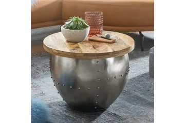 Soffbord Wohnling Massivt trä 60 cm Industriell nitad förvaringsutrymme - Möbler - Bord & matgrupp - Soffbord