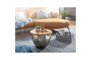 Soffbord Wohnling Massivt trä 60 cm Industriell nitad förvaringsutrymme - Möbler - Bord & matgrupp - Soffbord