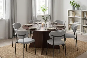 Vera Matgrupp runt 150 cm med 6 Lucy Matstolar - Valnöt - Möbler - Bord & matgrupp - Matgrupp