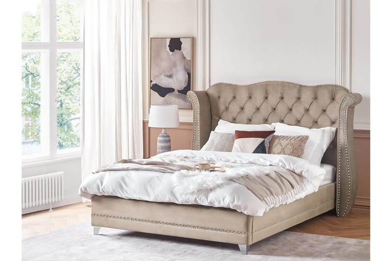 Bode Mjuk Sängram 180x200 cm i Sammet med Sänggavel - Taupe - Möbler - Säng - Sängram & sängstomme
