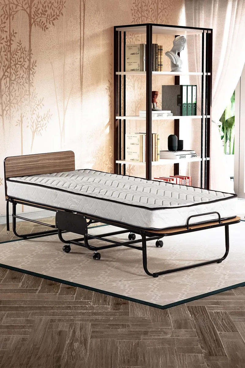 Remina Fällsäng 80x190 cm, vit och svart