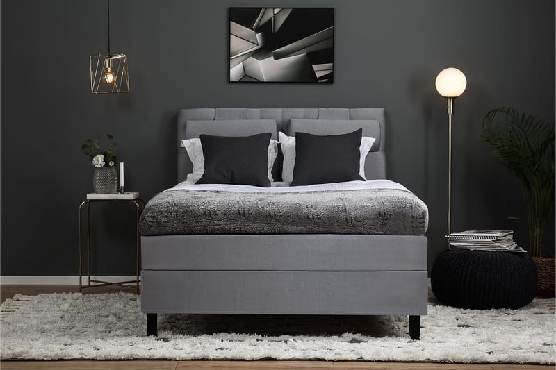 Komplett Sängpaket Olivia 140x200 Diamant Sänggavel Ljusgrå - Skum Nackkudde Stor - Möbler - Säng - Kontinentalsäng