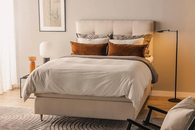 Oslo Lyx Sängpaket Boucle 120x200 Knappad gavel - Ljusbeige - Möbler - Säng - Kontinentalsäng