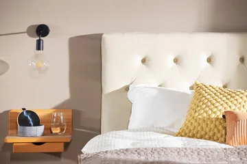 Royal Velvet Komplett Sängpaket 180x200 cm - Beige med låga guldben - Möbler - Säng - Kontinentalsäng