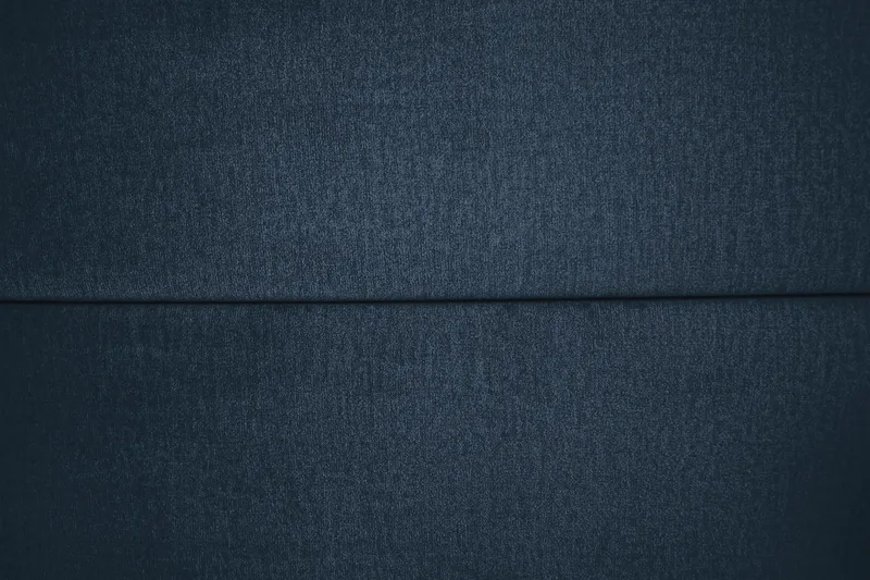 Royal Velvet Komplett Sängpaket 180x200 cm - Mörkblå med Låga Guldben - Möbler - Säng - Kontinentalsäng