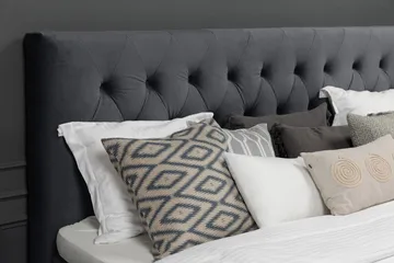 Royal Velvet Komplett Sängpaket 180x200 cm - Svart med Svarvade Ben - Möbler - Säng - Kontinentalsäng