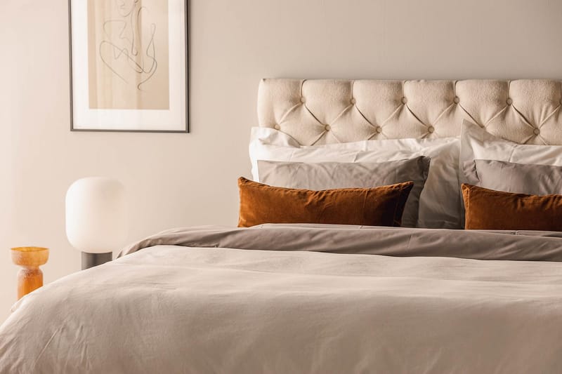 Sängpaket Kakichi Boucle 180x200 Djuphäftad gavel - Ljusbeige - Möbler - Säng - Kontinentalsäng
