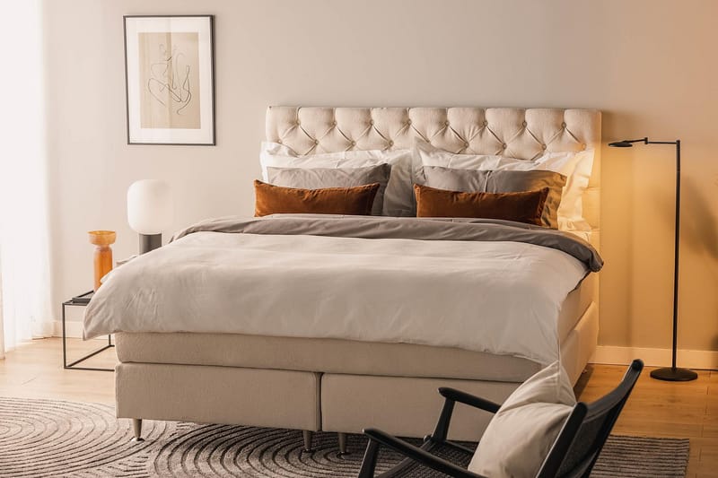 Sängpaket Kakichi Boucle 180x200 Djuphäftad gavel - Ljusbeige - Möbler - Säng - Kontinentalsäng