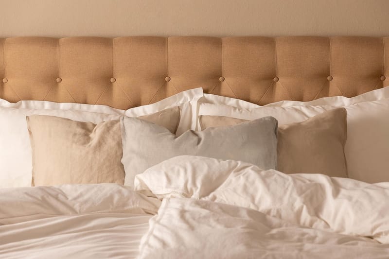 Sängpaket Nayaka 180x200 Latexmadrass - Djuphäftad gavel Beige - Möbler - Säng - Kontinentalsäng