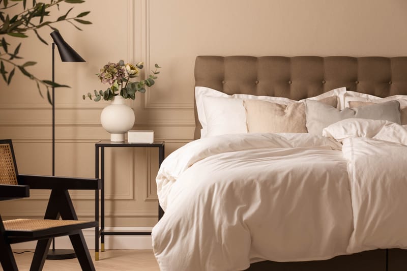 Sängpaket Nayaka 210x210 Skummadrass - Djuphäftad gavel Brun - Möbler - Säng - Kontinentalsäng