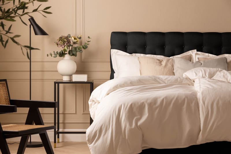 Scarlett Sängpaket 180x200 Skummadrass - Djuphäftad gavel Svart - Möbler - Säng - Kontinentalsäng