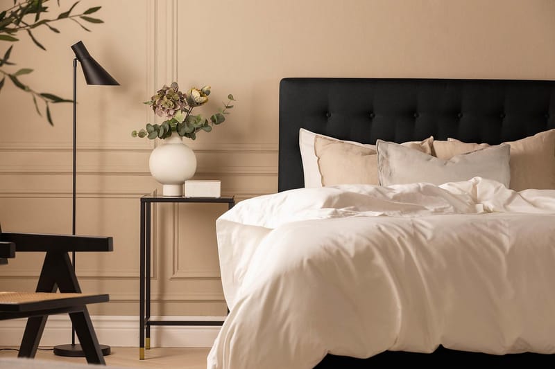 Scarlett Sängpaket 90x200 Memorymadrass - Knappad gavel Svart - Möbler - Säng - Kontinentalsäng