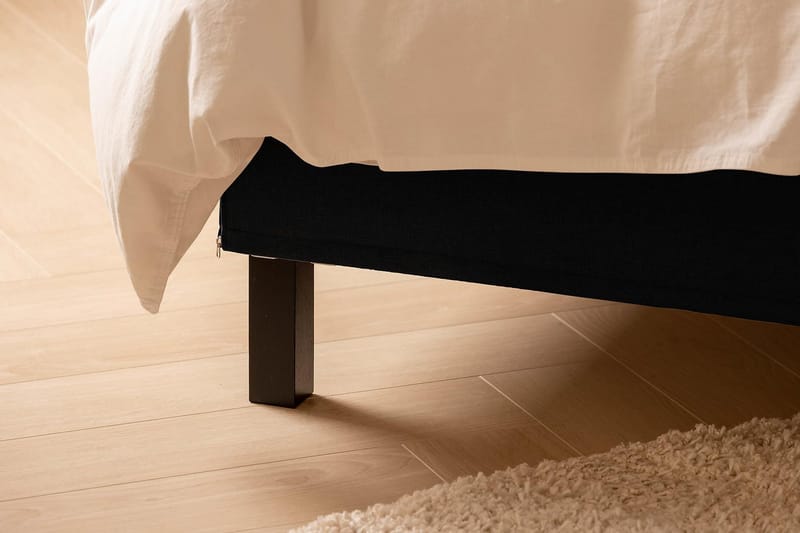 Scarlett Sängpaket 90x200 Memorymadrass - Knappad gavel Svart - Möbler - Säng - Kontinentalsäng