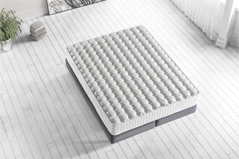Resårmadrass 200x200 cm - Vit - M�öbler - Säng - Madrass - Resårmadrass & resårbotten