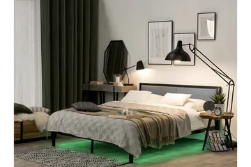 Clamart Komplett Sängpaket – Ramsäng 160x200 cm i Tyg med Sänggavel + Bäddmadrass - Ljusgrå - Möbler - Säng - Ramsäng