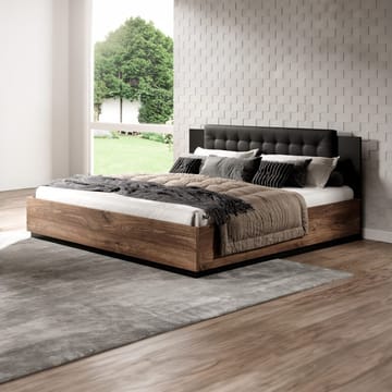 Säng Sigma - 140 cm, Mörk Flagstaff Ek med Kopparfärgad Ornament - Möbler - Säng - Sängram & sängstomme