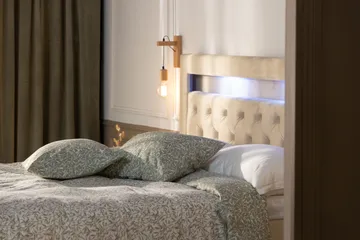 Alessia Komplett Sängpaket med Förvaring LED-belysning 180x200 cm - Beige - Möbler - Säng - Säng med förvaring