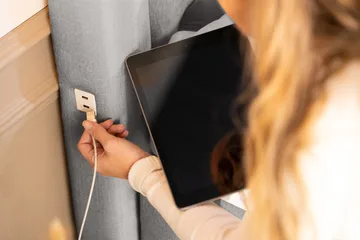 Förvaringssäng Alessia med LED-belysning 160x200 - Ljusgrå - Möbler - Säng - Säng med förvaring