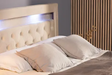 Francisco Komplett Sängpaket med Lyftförvaring LED-belysning 180x200 - Beige - Möbler - Säng - Säng med förvaring