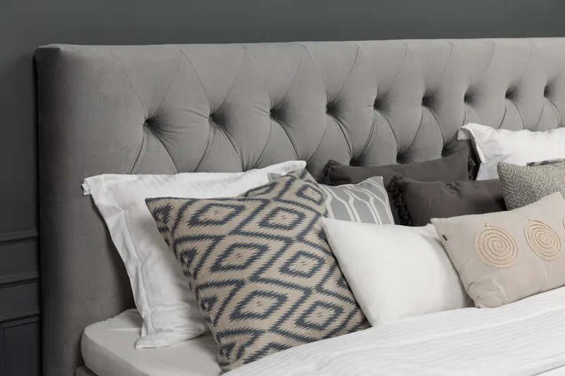 Royal Velvet Sänggavel 210 cm - Ljusgrå - Möbler - Säng - Sängtillbehör & sänggavel - Sänggavel