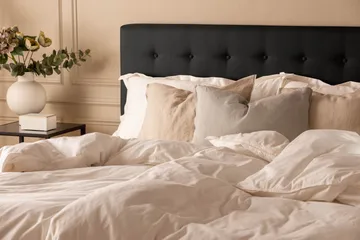 Scarlett Djuphäftad gavel 180 - Svart - Möbler - Säng - Sängtillbehör & sänggavel - Sänggavel