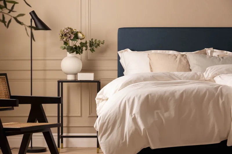 Scarlett Knappad gavel 140 - Blå - Möbler - Säng - Sängtillbehör & sänggavel - Sänggavel