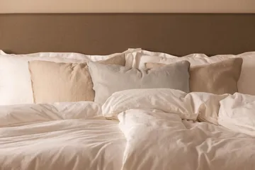 Scarlett Knappad gavel 90 - Brun - Möbler - Säng - Sängtillbehör & sänggavel - Sänggavel